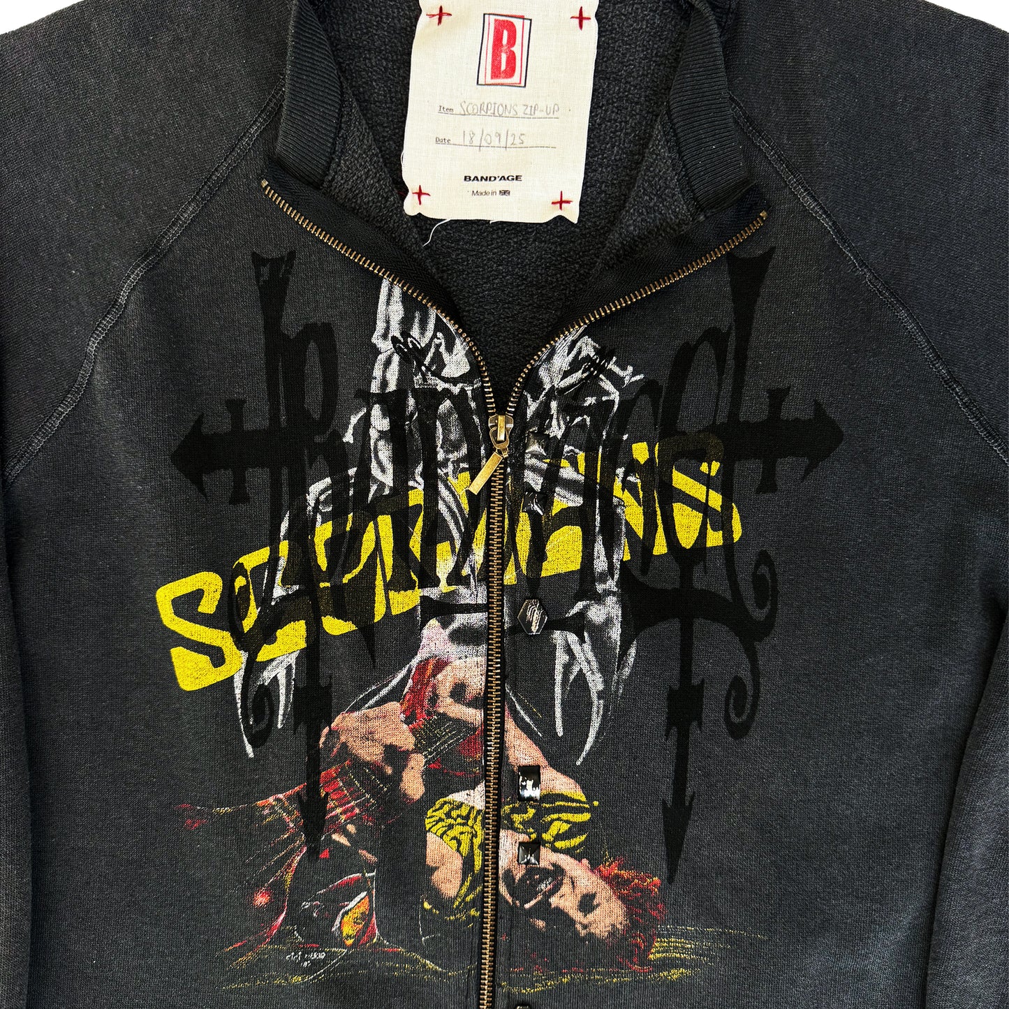SCORPIONS ZIP-UP CREWNECK